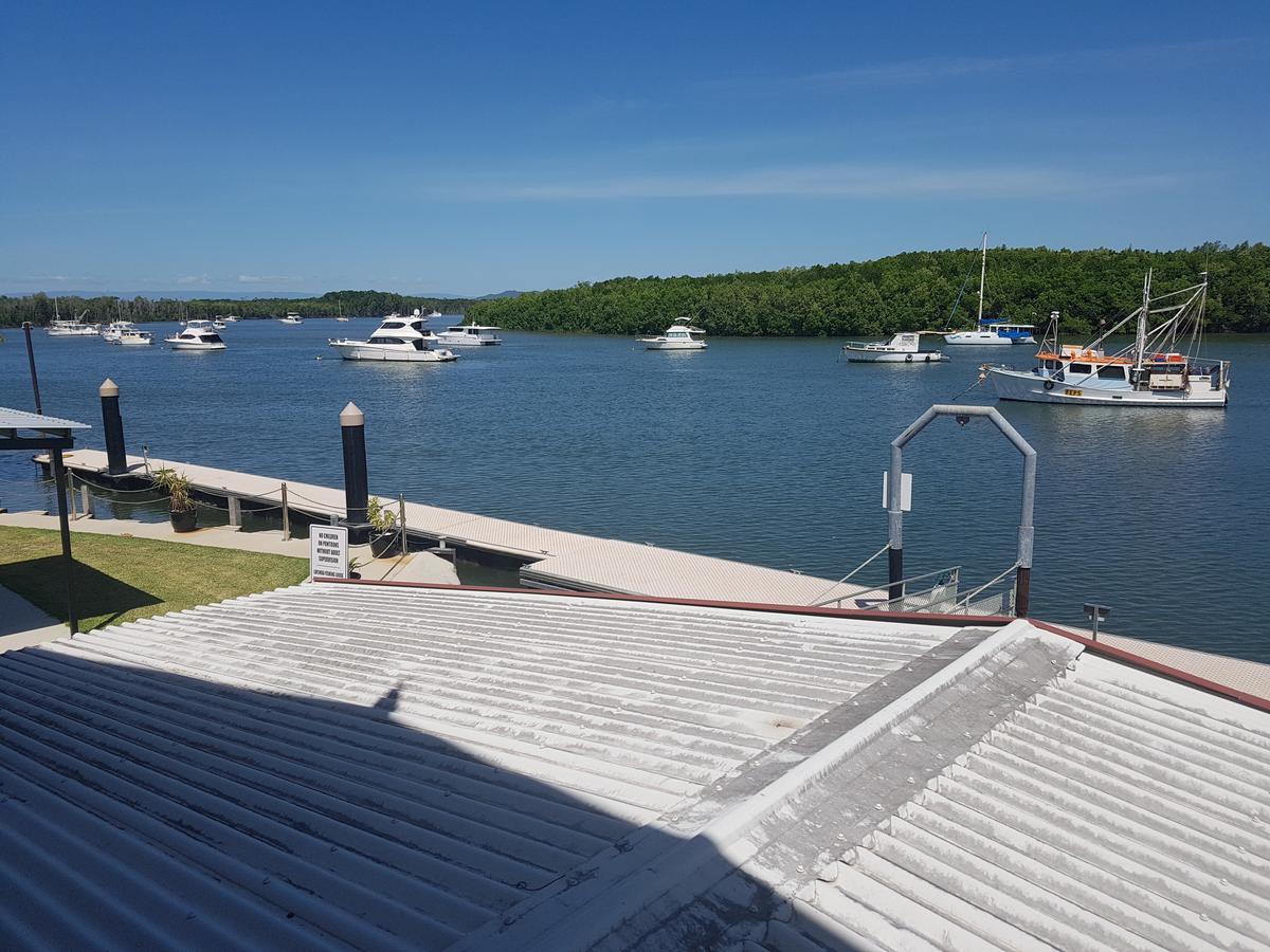 Lucinda Fishing Lodge Exterior photo